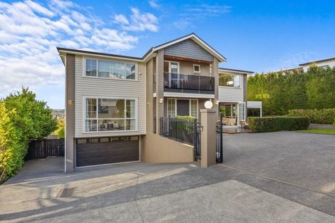 Photo of property in 4b Hilton Close, Fairview Heights, Auckland, 0632