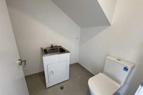 Photo of property in 8 Rauemi Way, Te Atatu South, Auckland, 0610