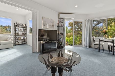 Photo of property in 2/3 Tiri View Place, Waiake, Auckland, 0630
