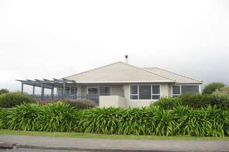 Photo of property in 2a Mallinder Place, Oakura, 4314