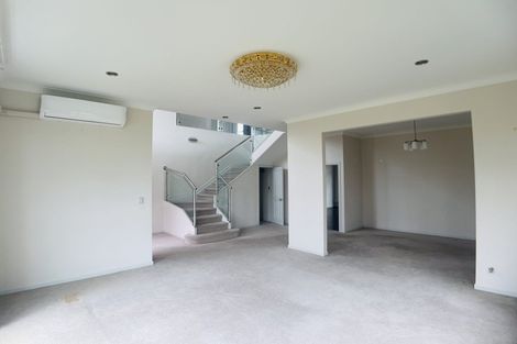 Photo of property in 1 Kenley Heights, Flat Bush, Auckland, 2016