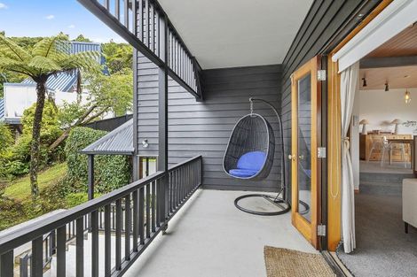 Photo of property in 50 Amapur Drive, Khandallah, Wellington, 6035
