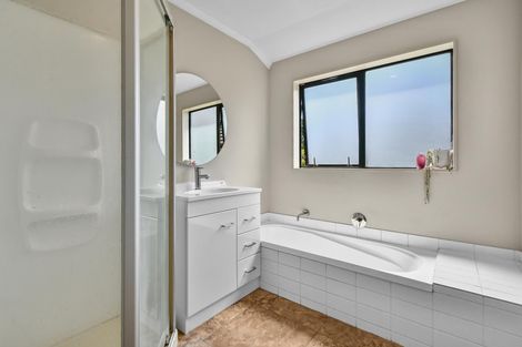 Photo of property in 11a Logan Place, Waiuku, 2123