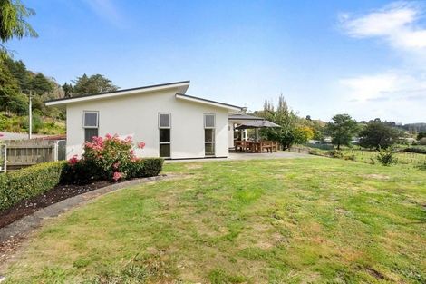 Photo of property in 4 Feltham Street, Hunterville, 4730