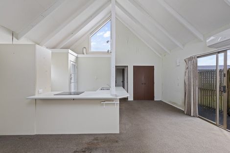 Photo of property in 9a Brierley Place, Marfell, New Plymouth, 4310