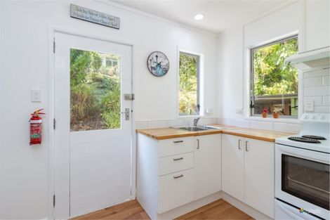 Photo of property in 15 Elmslie Road, Pinehaven, Upper Hutt, 5019