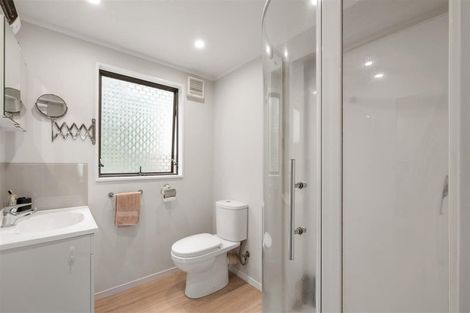 Photo of property in 66unit Robinson Avenue, Holdens Bay, Rotorua, 3010