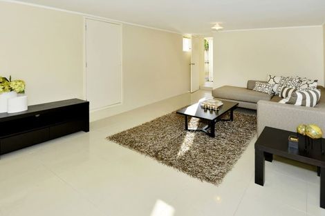 Photo of property in 1/9 Marsh Avenue, Forrest Hill, Auckland, 0620