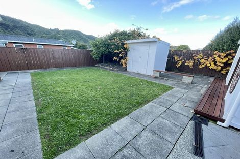 Photo of property in 8 Tacoma Drive, Totara Park, Upper Hutt, 5018