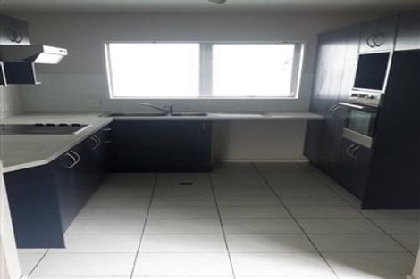 Photo of property in 24/3 Hulme Place, Henderson, Auckland, 0612