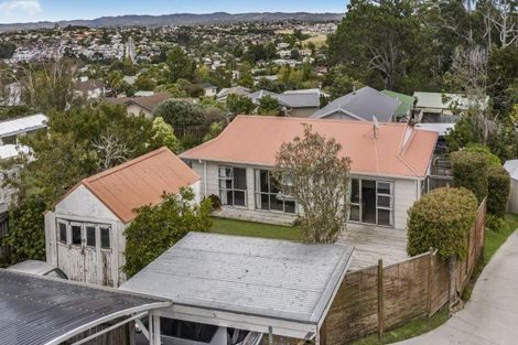 Photo of property in 23 Luckens Road, West Harbour, Auckland, 0618