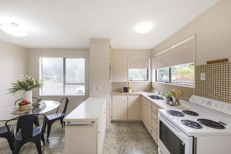 Photo of property in 12 Escort Grove, Awapuni, Palmerston North, 4412