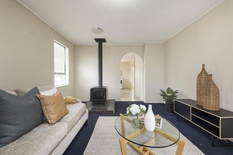 Photo of property in 12 Escort Grove, Awapuni, Palmerston North, 4412