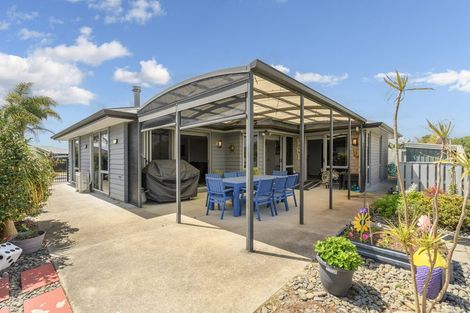 Photo of property in 60 Butterworth Crescent, Papamoa Beach, Papamoa, 3118