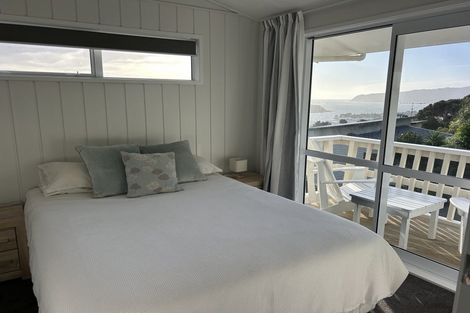 Photo of property in 14b Kahu Road, Paremata, Porirua, 5024