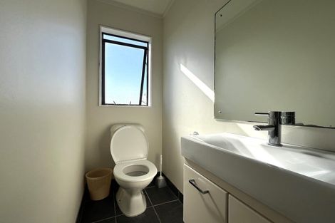 Photo of property in 8 Fillbridge Way, Karori, Wellington, 6012