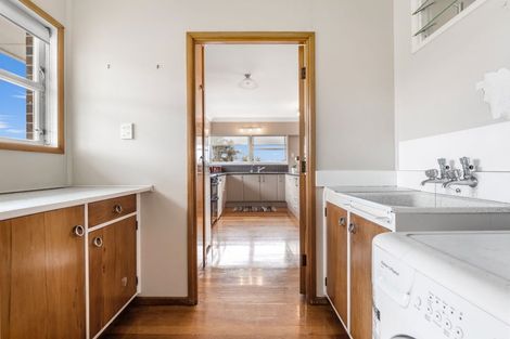 Photo of property in 12 Racecourse Road, Waiuku, 2123