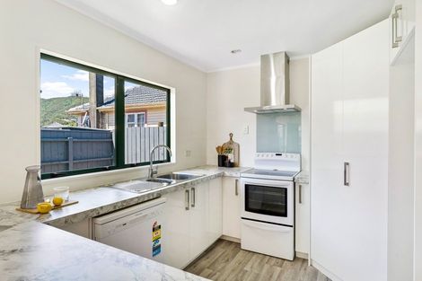 Photo of property in 3 Dover Road, Wainuiomata, Lower Hutt, 5014