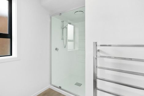 Photo of property in 2/12 Ruakiwi Road, Hamilton Lake, Hamilton, 3204