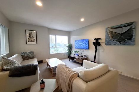 Photo of property in 3/57 Gladstone Road, Northcote, Auckland, 0627