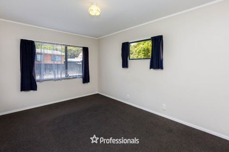Photo of property in 1 Monarch Grove, Maoribank, Upper Hutt, 5018