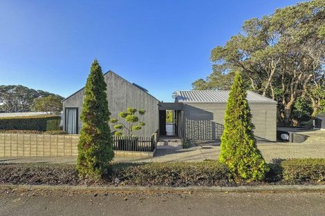 Photo of property in 22 Bridge View Road, Birkenhead, Auckland, 0626