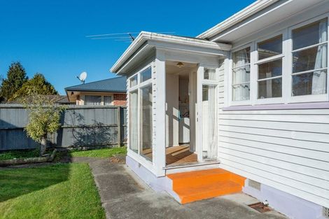 Photo of property in 102 Yaldhurst Road, Sockburn, Christchurch, 8042