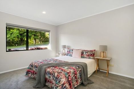 Photo of property in 4 De Havilland Drive, Goodwood Heights, Auckland, 2105