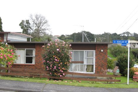 Photo of property in 1/2 Euclid Street, Vogeltown, New Plymouth, 4310
