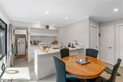 Photo of property in 1 Fairfield Road, Levin, 5510