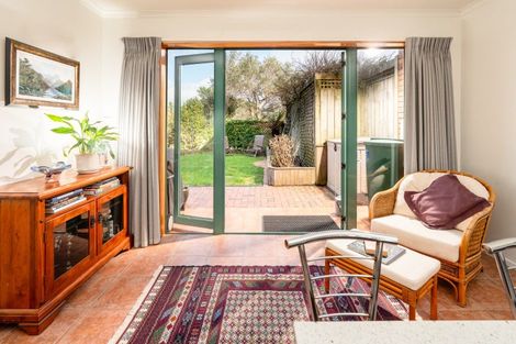 Photo of property in Mt Carmel Mews, 11/9 Arawa Road, Hataitai, Wellington, 6021