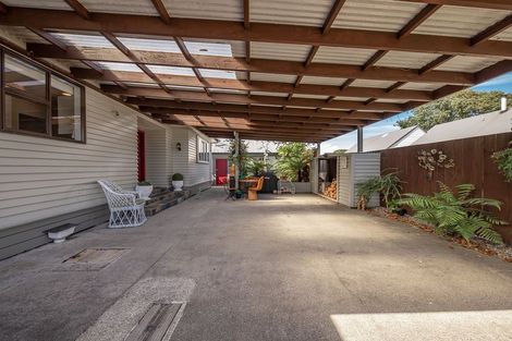 Photo of property in 22 Queen Street, Westport, 7825