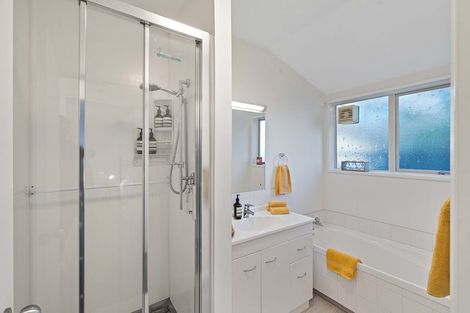 Photo of property in 2/321 Wairakei Road, Burnside, Christchurch, 8053
