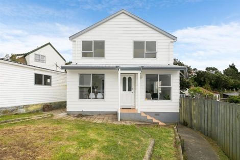 Photo of property in 18 Cambrian Street, Churton Park, Wellington, 6037