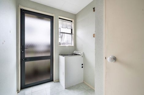 Photo of property in 2 Fruitvale Road, New Lynn, Auckland, 0600