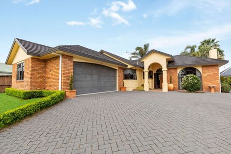 Photo of property in 13 Chesterfield Place, Rototuna, Hamilton, 3210