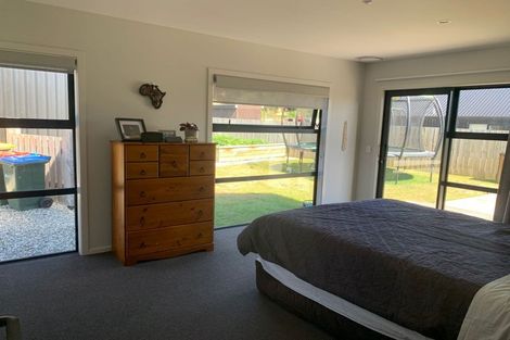 Photo of property in 39 Kingfisher Crescent, Albert Town, Wanaka, 9305