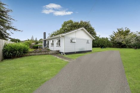 Photo of property in 15 Kerry Place, Papakura, 2110