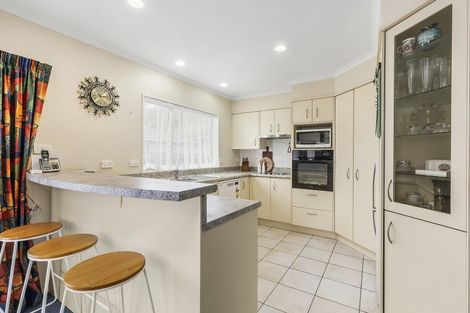 Photo of property in 139 Woodman Drive, Tawa, Wellington, 5028
