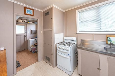 Photo of property in 51 Kowhai Street, Castlecliff, Whanganui, 4501