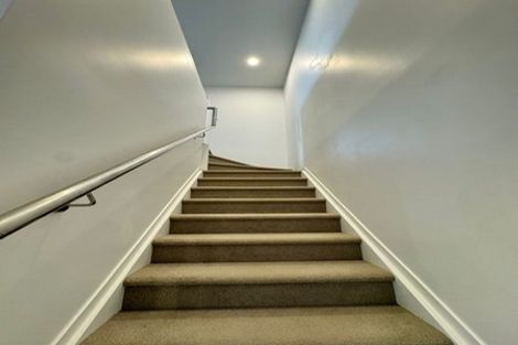 Photo of property in 9b Poruru Close, Papakura, 2110
