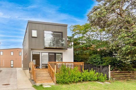 Photo of property in 2/20 Eban Avenue, Hillcrest, Auckland, 0627