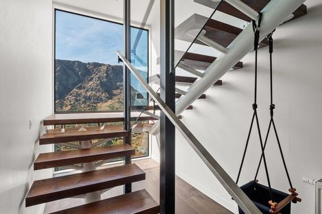 Photo of property in 12 Crow's Nest Road, Arthurs Point, Queenstown, 9371