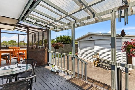 Photo of property in 83 Glen Marine Parade, Glendene, Auckland, 0602