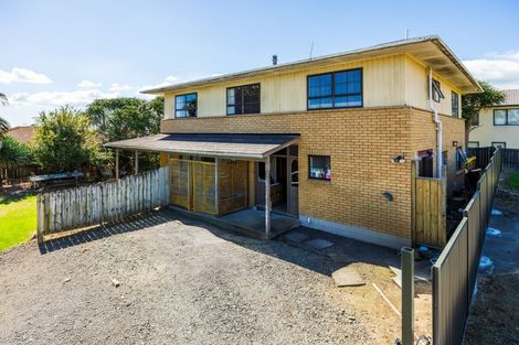 Photo of property in 9 Samara Place, Clendon Park, Auckland, 2103