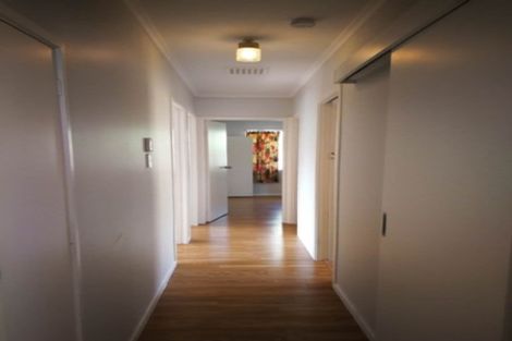 Photo of property in 33 Redwood Drive, Massey, Auckland, 0614