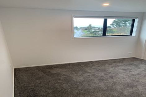 Photo of property in 1/2 Jadewynn Drive, Massey, Auckland, 0614