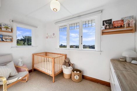Photo of property in 76 Belt Road, New Plymouth, 4310