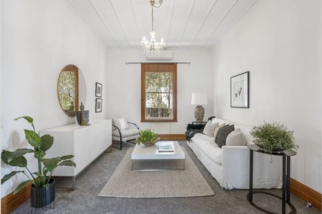 Photo of property in 12 Rodney Road, Northcote Point, Auckland, 0627
