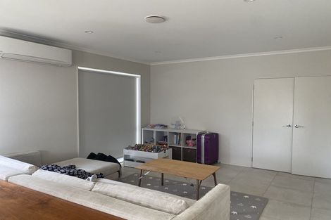 Photo of property in 21 Pepene Avenue, Takanini, 2112